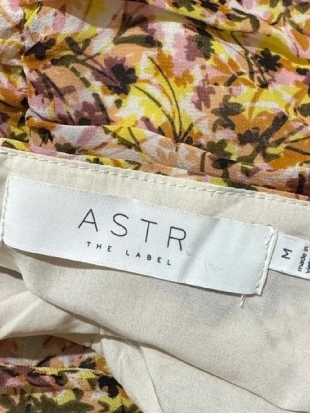ASTR the Label Shirred Flutter Mini Dress Blush Yellow Multi Floral Print Medium - Picture 3 of 7